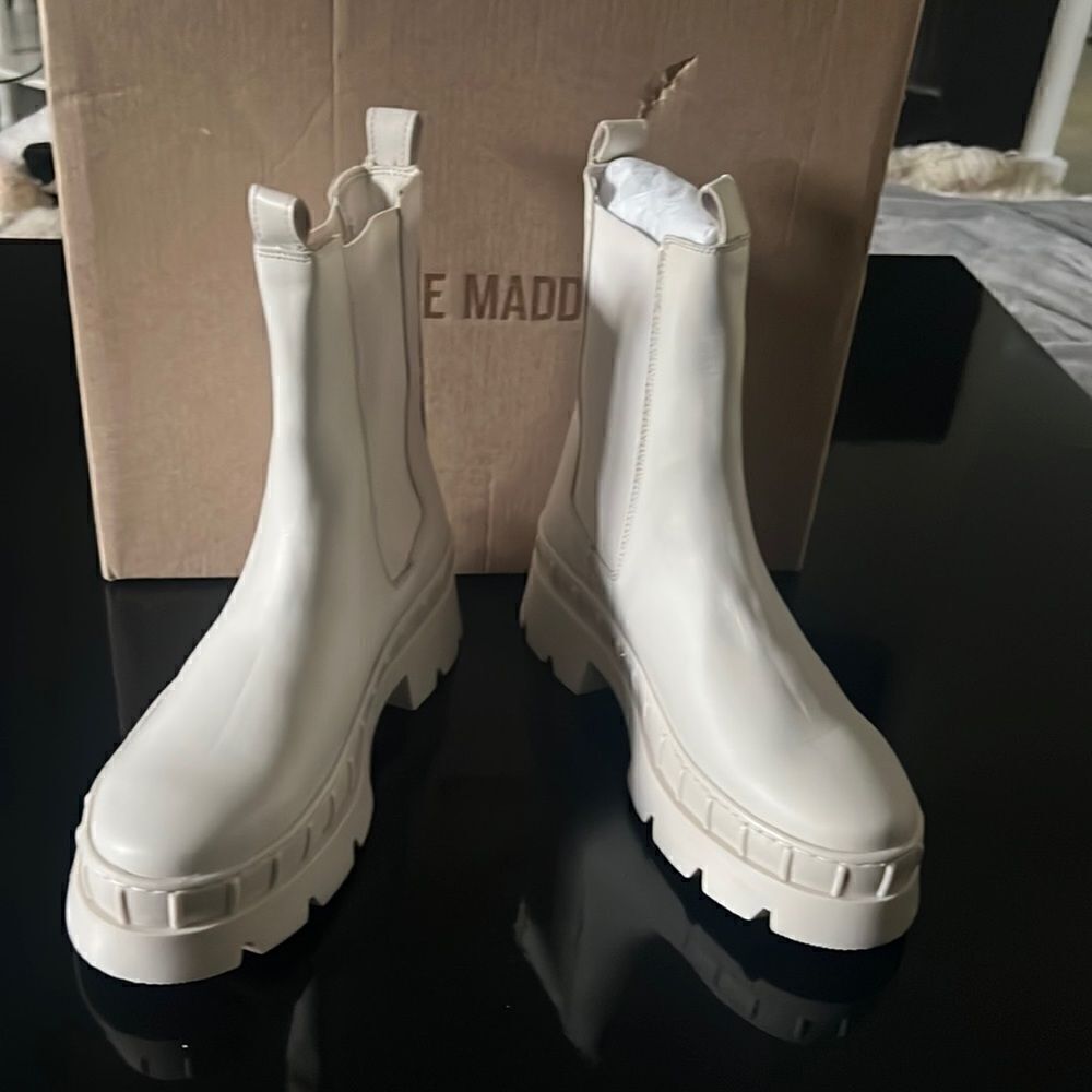 NWT Steve Madden leather barclay‎ sand boots 8
